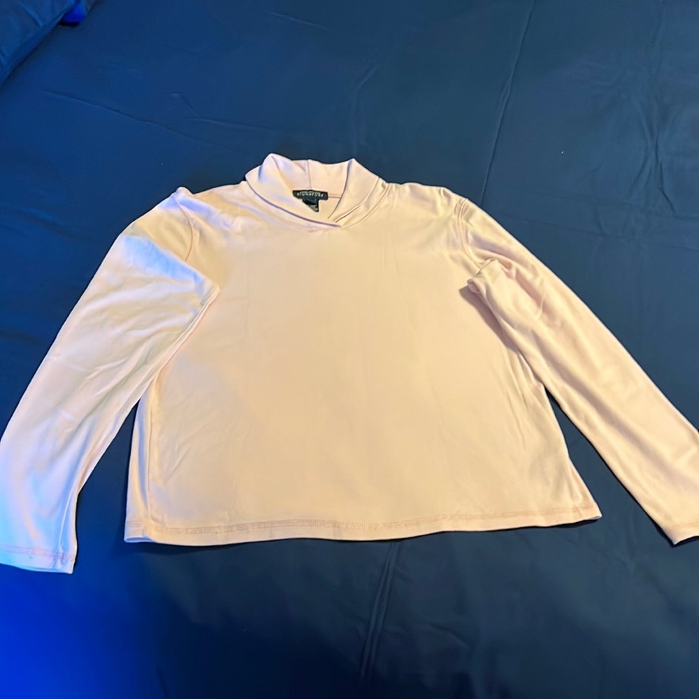 Turtleneck long sleeve shirt